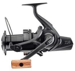 Découvrez la performance de la DAIWA 23 Emblem 45 SCW QD-OT pour la pêche moderne